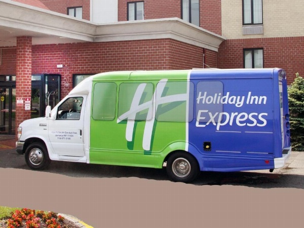 Holiday Inn Express Kennedy Airport image 10
