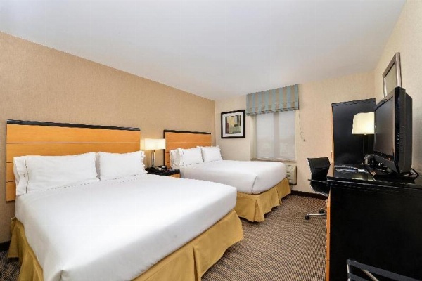 Holiday Inn Express Kennedy Airport image 20