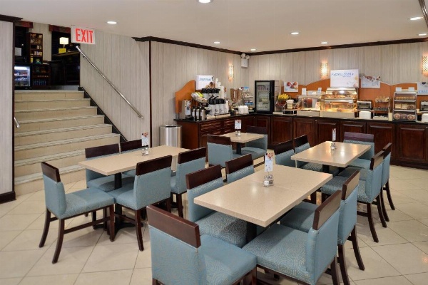 Holiday Inn Express Kennedy Airport Main image